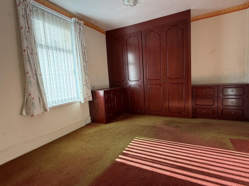 Lot: 132 - TWO-BEDROOM HOUSE FOR IMPROVEMENT - Bedroom